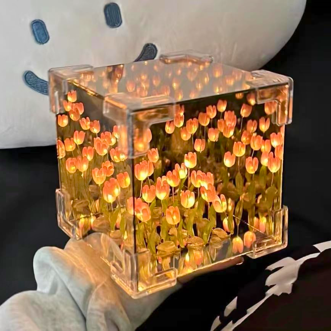 Lampara infinita de tulipanes Cubo ⬜