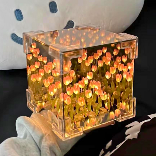 Lampara infinita de tulipanes Cubo ⬜
